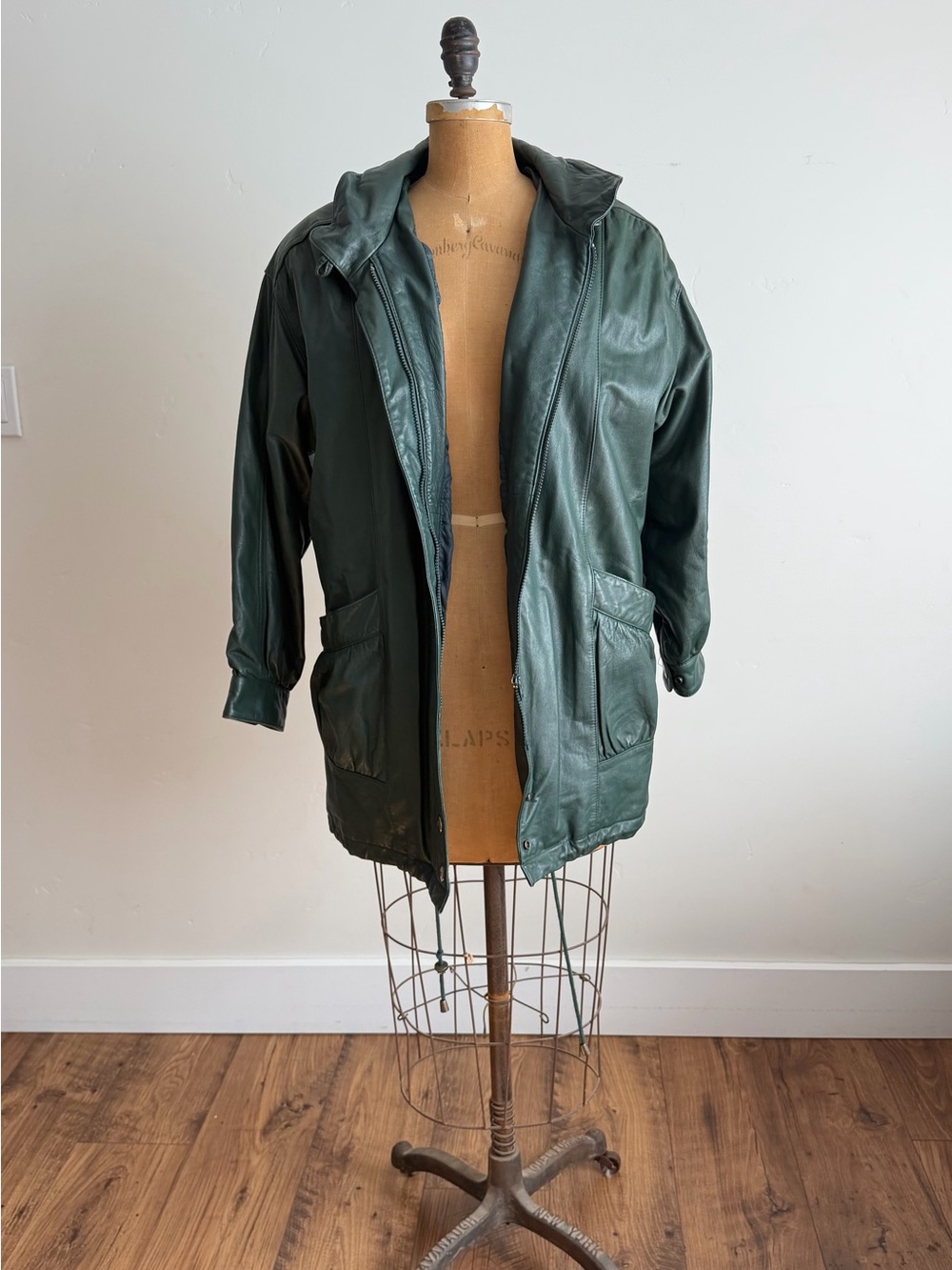 Vintage Jacqueline Ferrar Oversized Green Genuine Leather Jackets Womenโs Medium